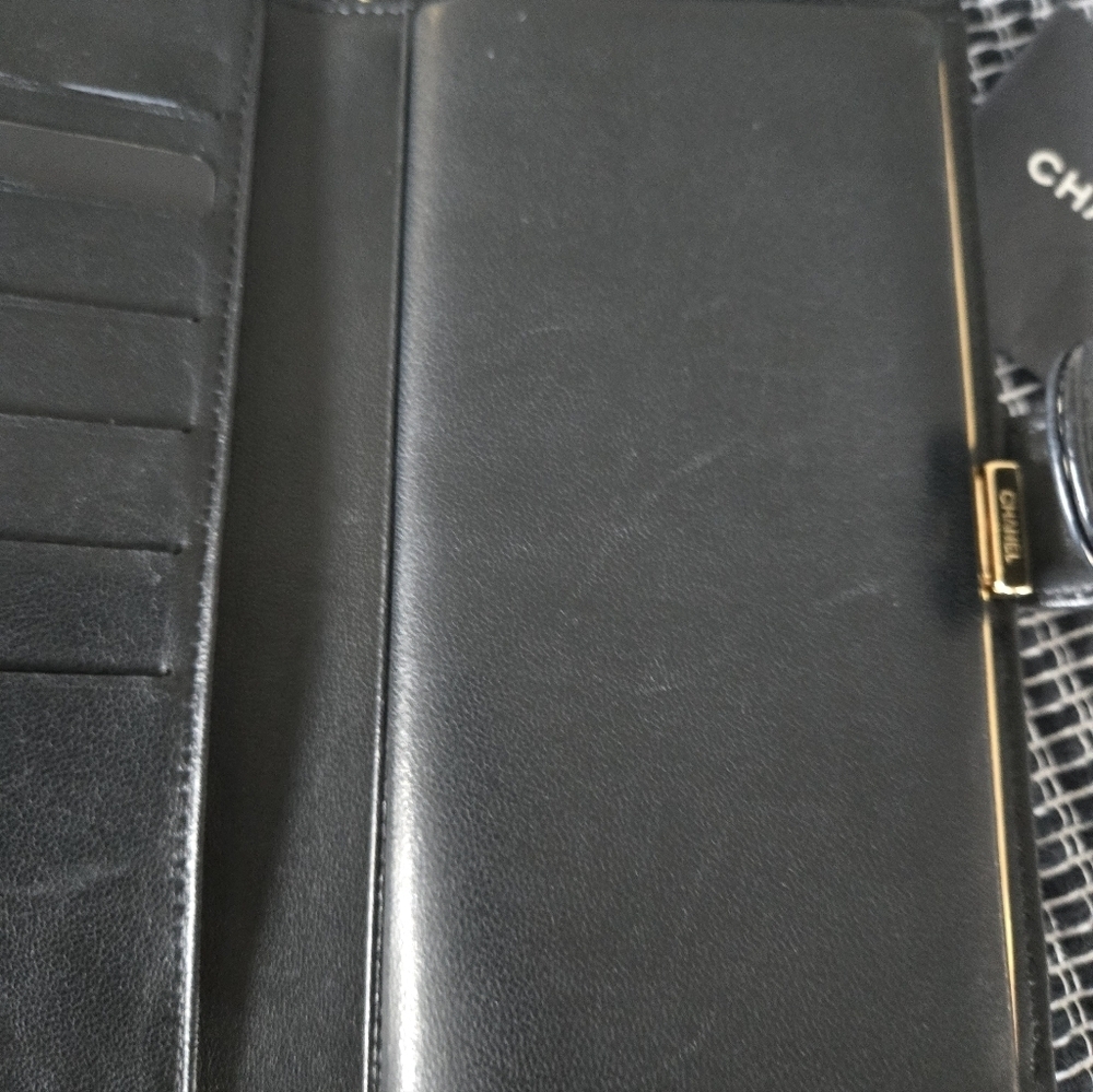 Chane CC Logol Black Leather Wallet - Picture 17 of 17